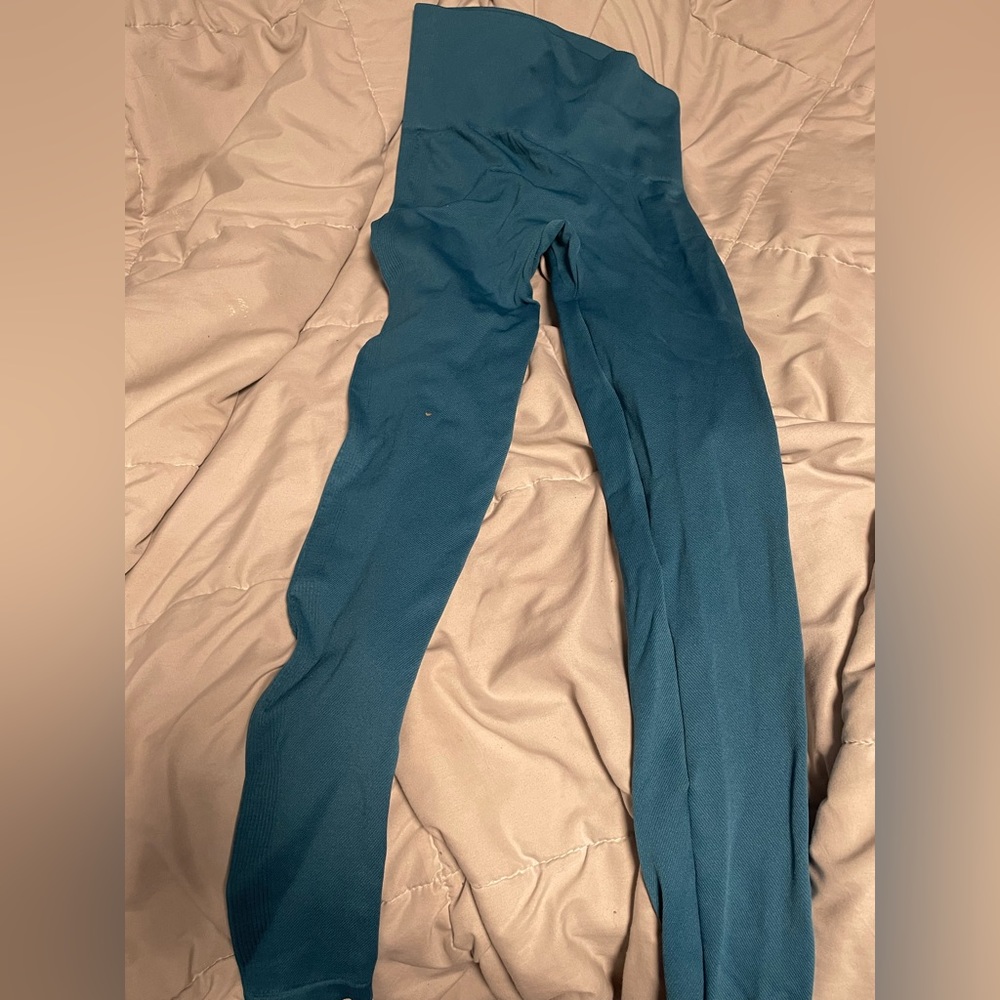 blue workout leggings!